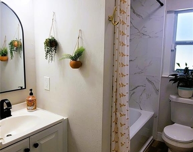 2732 Walnut Street - Photo Thumbnail 12