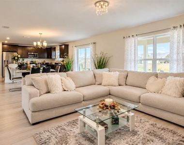 605 Sarner Pass Way - Photo Thumbnail 4