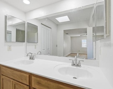 33 E Sea Harbor Drive - Photo Thumbnail 24