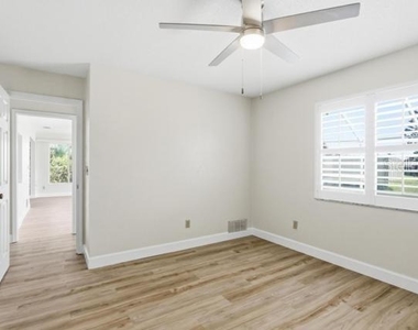 33 E Sea Harbor Drive - Photo Thumbnail 32