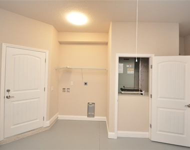 226 Coral Reef Court N - Photo Thumbnail 21