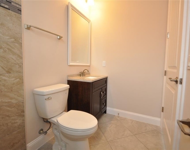 226 Coral Reef Court N - Photo Thumbnail 14