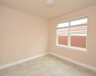 226 Coral Reef Court N - Photo Thumbnail 16