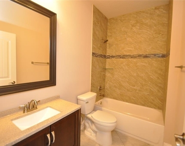 226 Coral Reef Court N - Photo Thumbnail 20