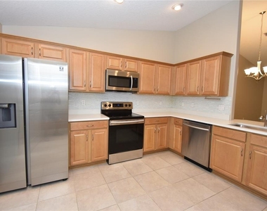 88 Plain View Drive - Photo Thumbnail 8