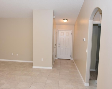 88 Plain View Drive - Photo Thumbnail 2