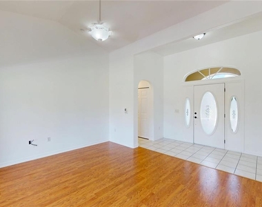 13466 Hopewell Avenue - Photo Thumbnail 9