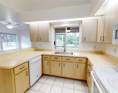 13466 Hopewell Avenue - Photo Thumbnail 2