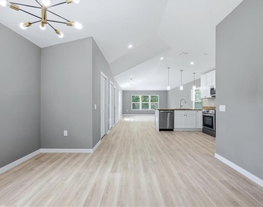 3908 Walnut Avenue - Photo Thumbnail 6