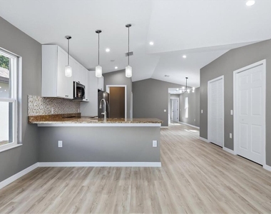 3908 Walnut Avenue - Photo Thumbnail 9