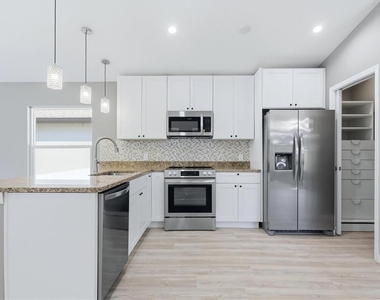 3908 Walnut Avenue - Photo Thumbnail 12