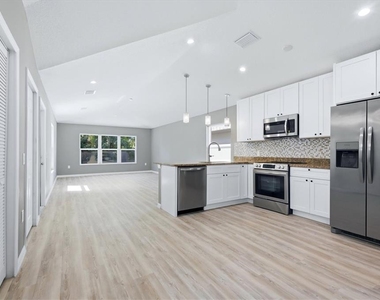 3908 Walnut Avenue - Photo Thumbnail 10