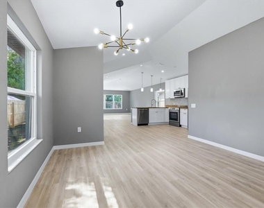 3908 Walnut Avenue - Photo Thumbnail 5