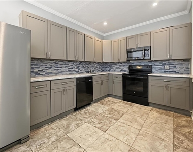 408 Armada Road S - Photo Thumbnail 2