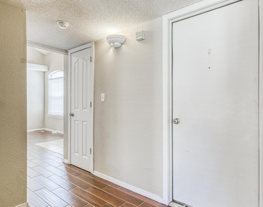 14233 Spanish Point Drive - Photo Thumbnail 28