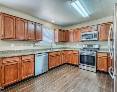14233 Spanish Point Drive - Photo Thumbnail 13