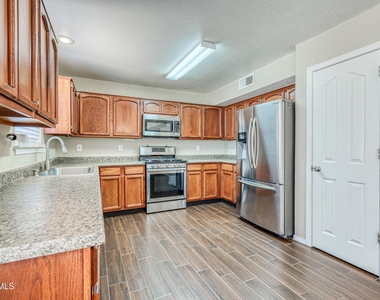 14233 Spanish Point Drive - Photo Thumbnail 12