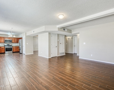 14233 Spanish Point Drive - Photo Thumbnail 21