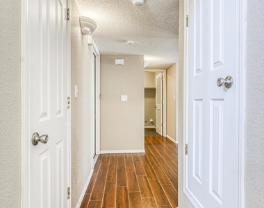14233 Spanish Point Drive - Photo Thumbnail 29