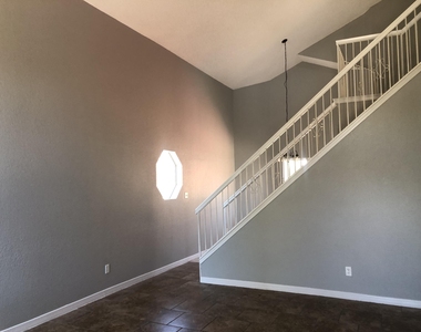11825 Imperial Gem Avenue - Photo Thumbnail 10