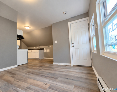 366 Sigourney Street - Photo Thumbnail 10