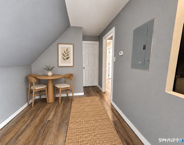 366 Sigourney Street - Photo Thumbnail 12