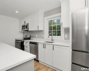 8 Benson Road - Photo Thumbnail 6