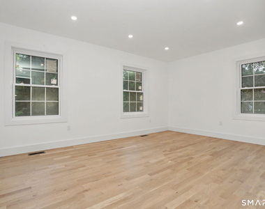 8 Benson Road - Photo Thumbnail 7