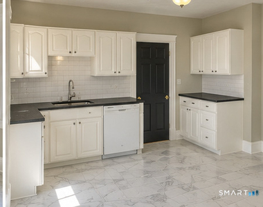 39 Maplewood Avenue - Photo Thumbnail 4