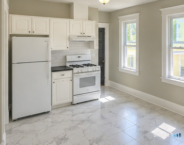 39 Maplewood Avenue - Photo Thumbnail 3