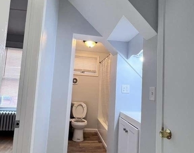129 Quaker Lane - Photo Thumbnail 3