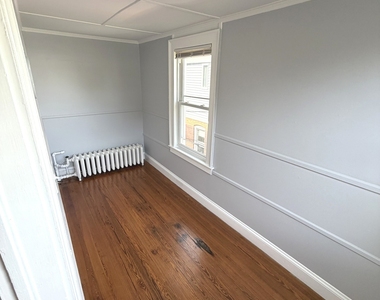 129 Quaker Lane - Photo Thumbnail 11