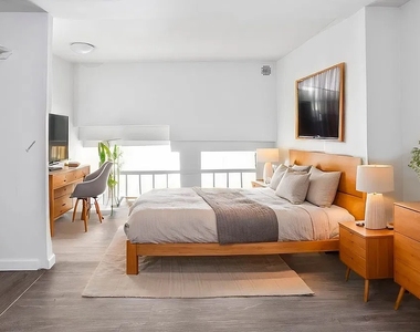 88 Fulton Street - Photo Thumbnail 1