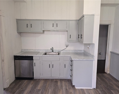 326 Franklin St - Photo Thumbnail 5