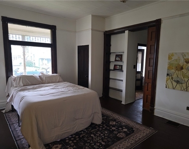 326 Franklin St - Photo Thumbnail 3