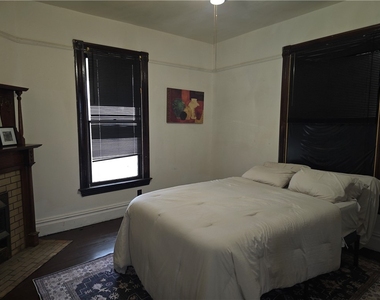 326 Franklin St - Photo Thumbnail 7