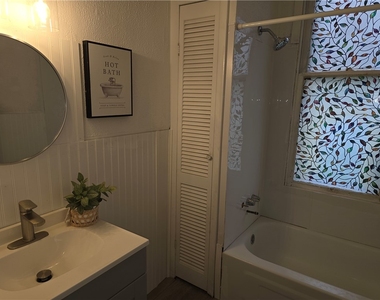 326 Franklin St - Photo Thumbnail 10