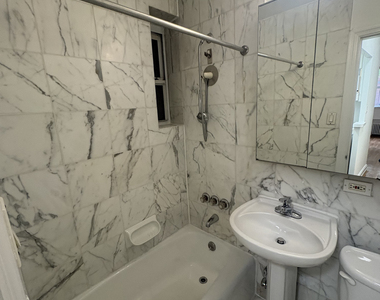 81st Street/1st Avenue - Photo Thumbnail 2