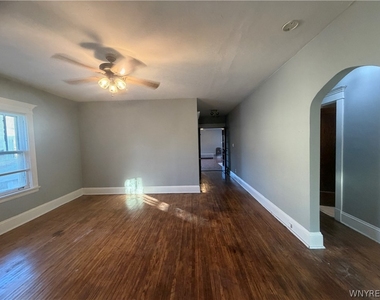 2776 Main Street - Photo Thumbnail 14