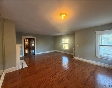 2776 Main Street - Photo Thumbnail 4
