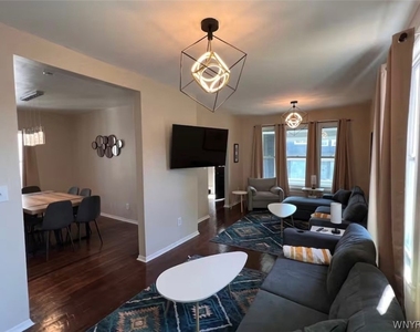 484 Grant Street - Photo Thumbnail 3