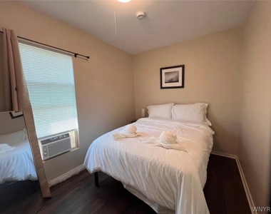 484 Grant Street - Photo Thumbnail 10