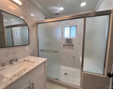 484 Grant Street - Photo Thumbnail 5