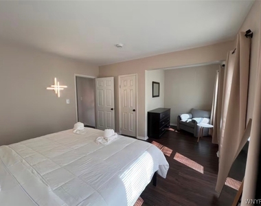 484 Grant Street - Photo Thumbnail 8