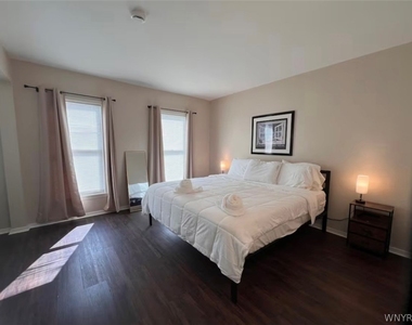 484 Grant Street - Photo Thumbnail 7