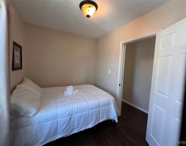 484 Grant Street - Photo Thumbnail 11