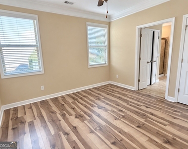 820 Stonekirk Court - Photo Thumbnail 10