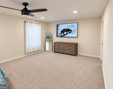 341 Starbuck Parkway - Photo Thumbnail 7
