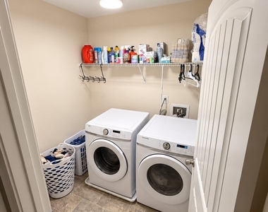 341 Starbuck Parkway - Photo Thumbnail 16