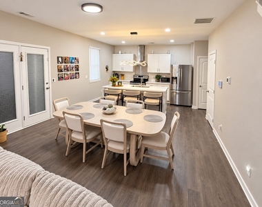 341 Starbuck Parkway - Photo Thumbnail 2